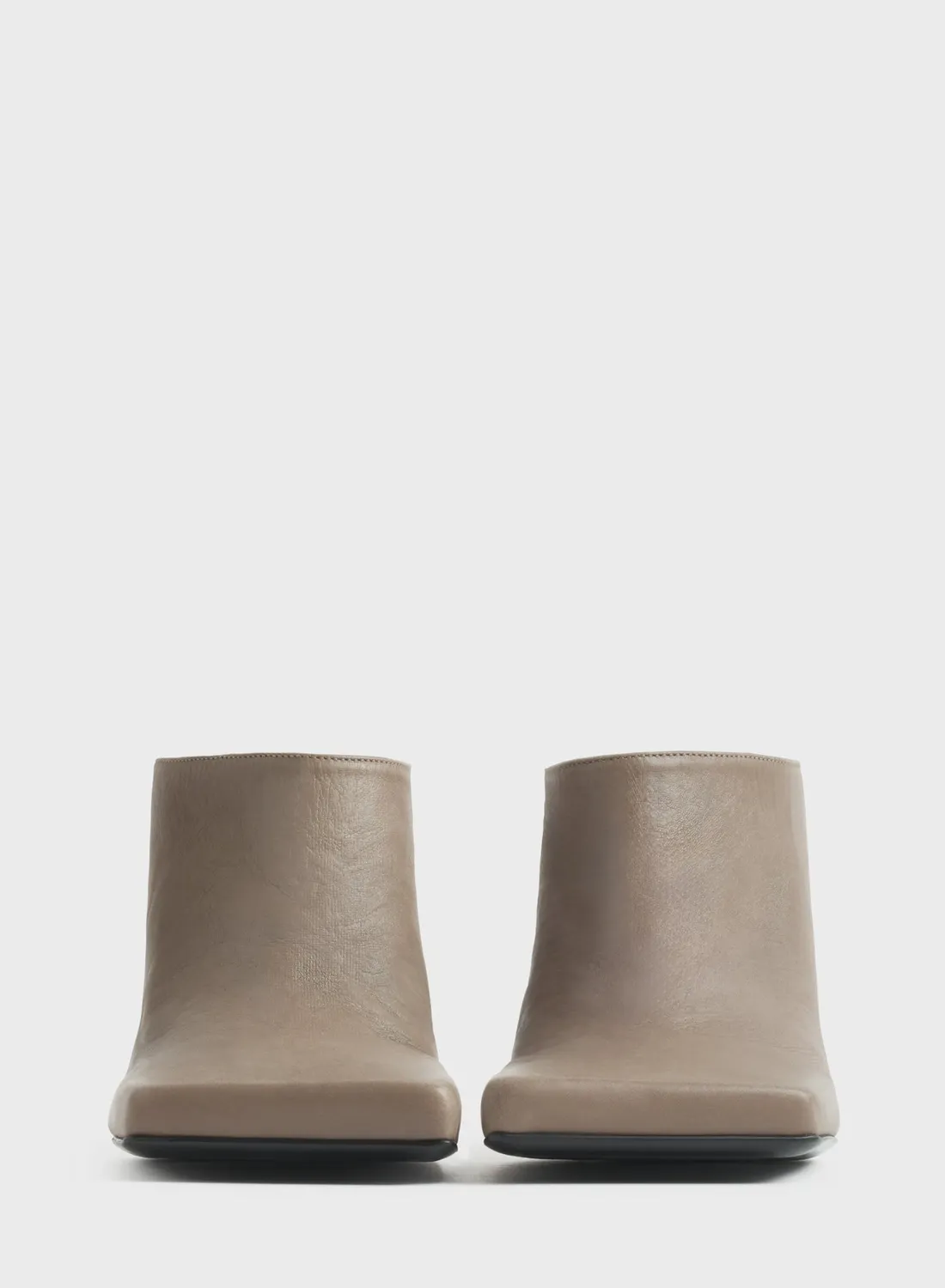 Mugler Square Mules 105 Leder dunkeltaupe Absatz