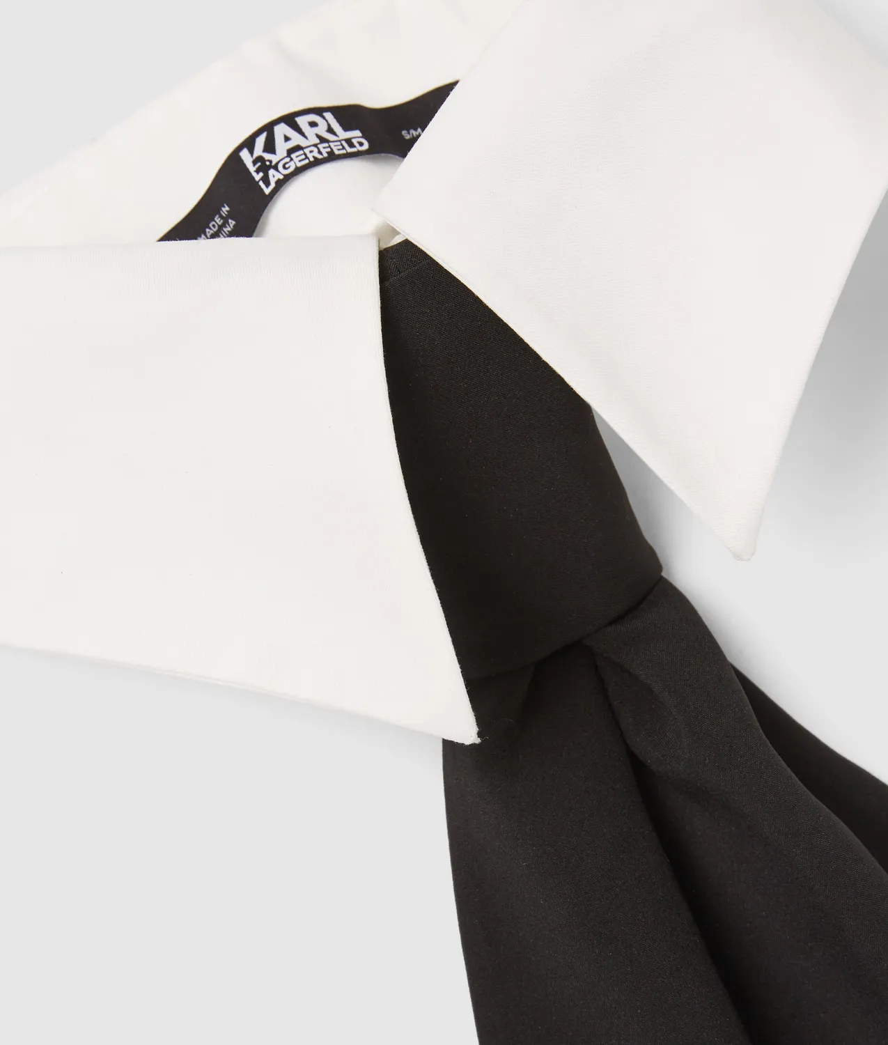 Karl Lagerfeld Ultimate Icon Kragen mit Krawatte S/M Deko