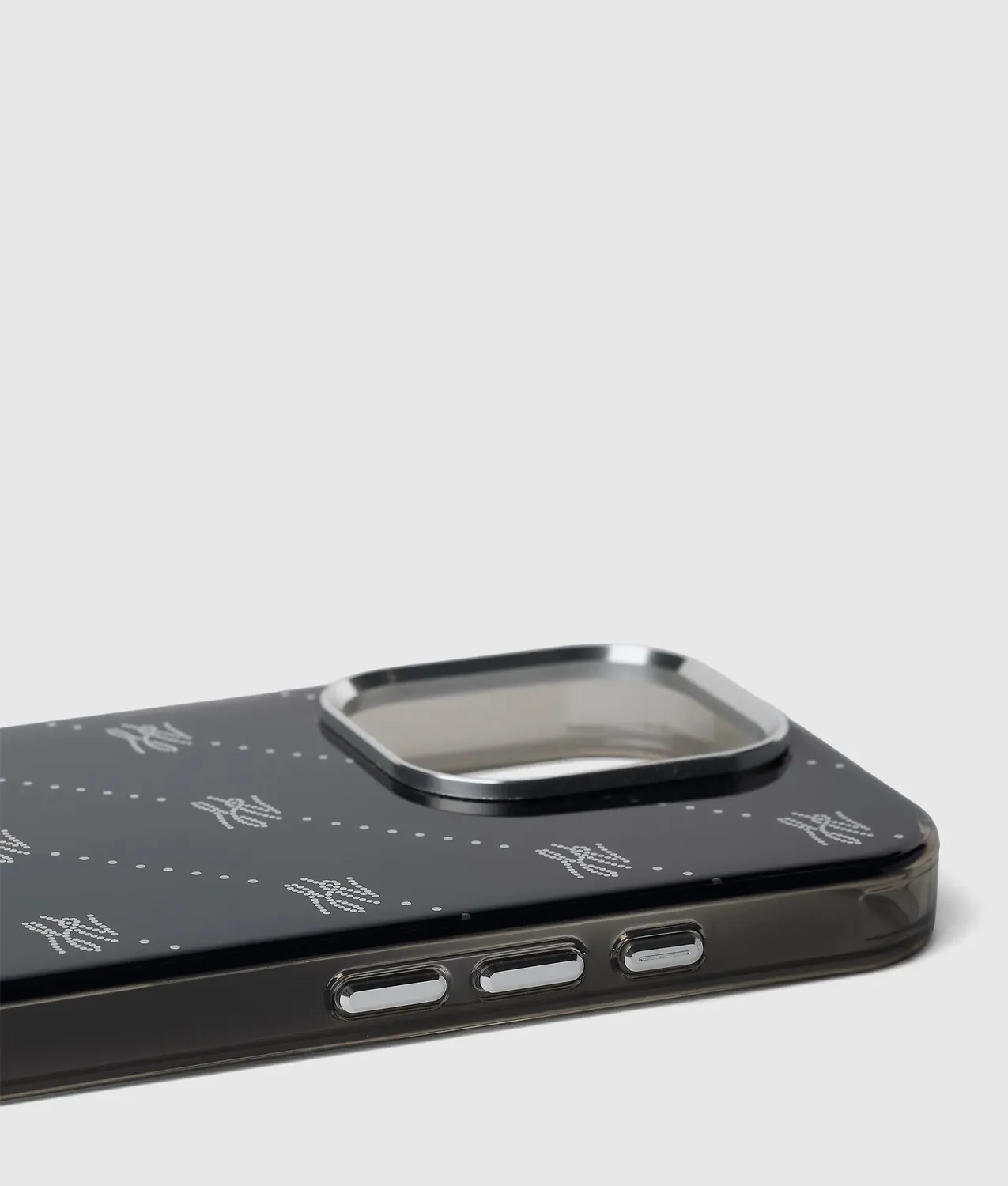 Karl Lagerfeld All-over Autograph Handyhülle iPhone 16 Pro Logo