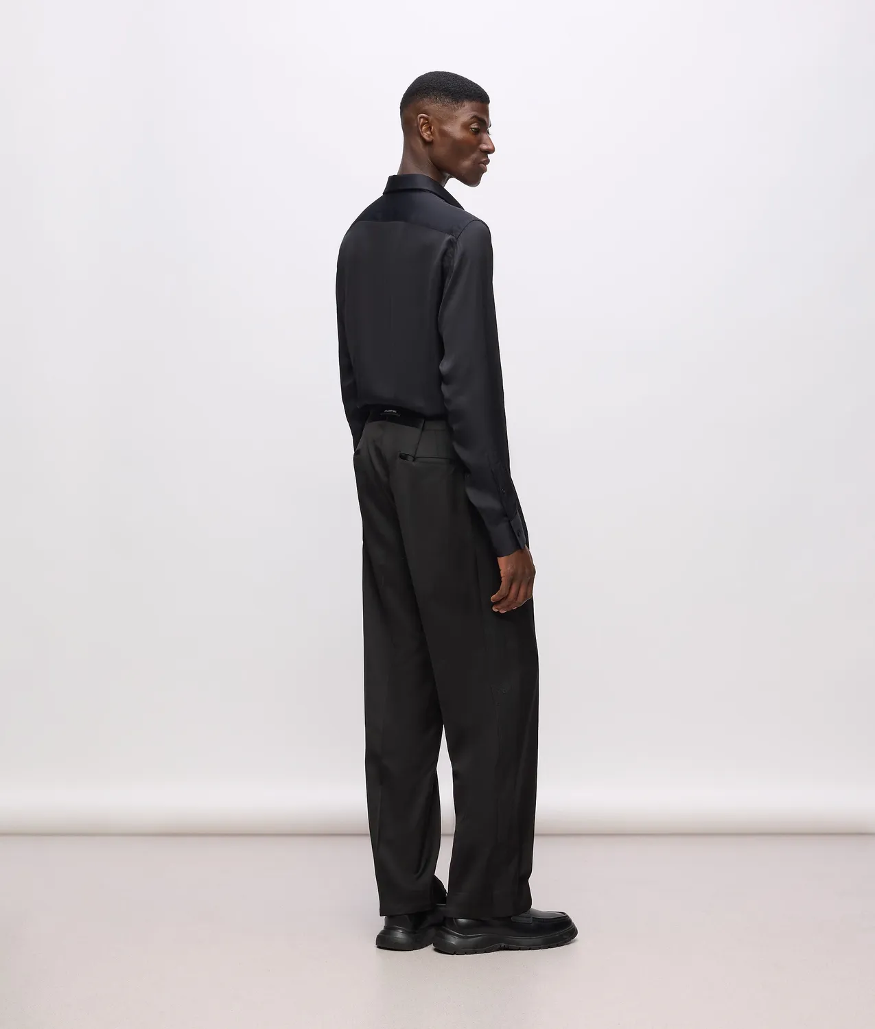 Karl Lagerfeld KL Studio Hose Satin-Streifen Barrel