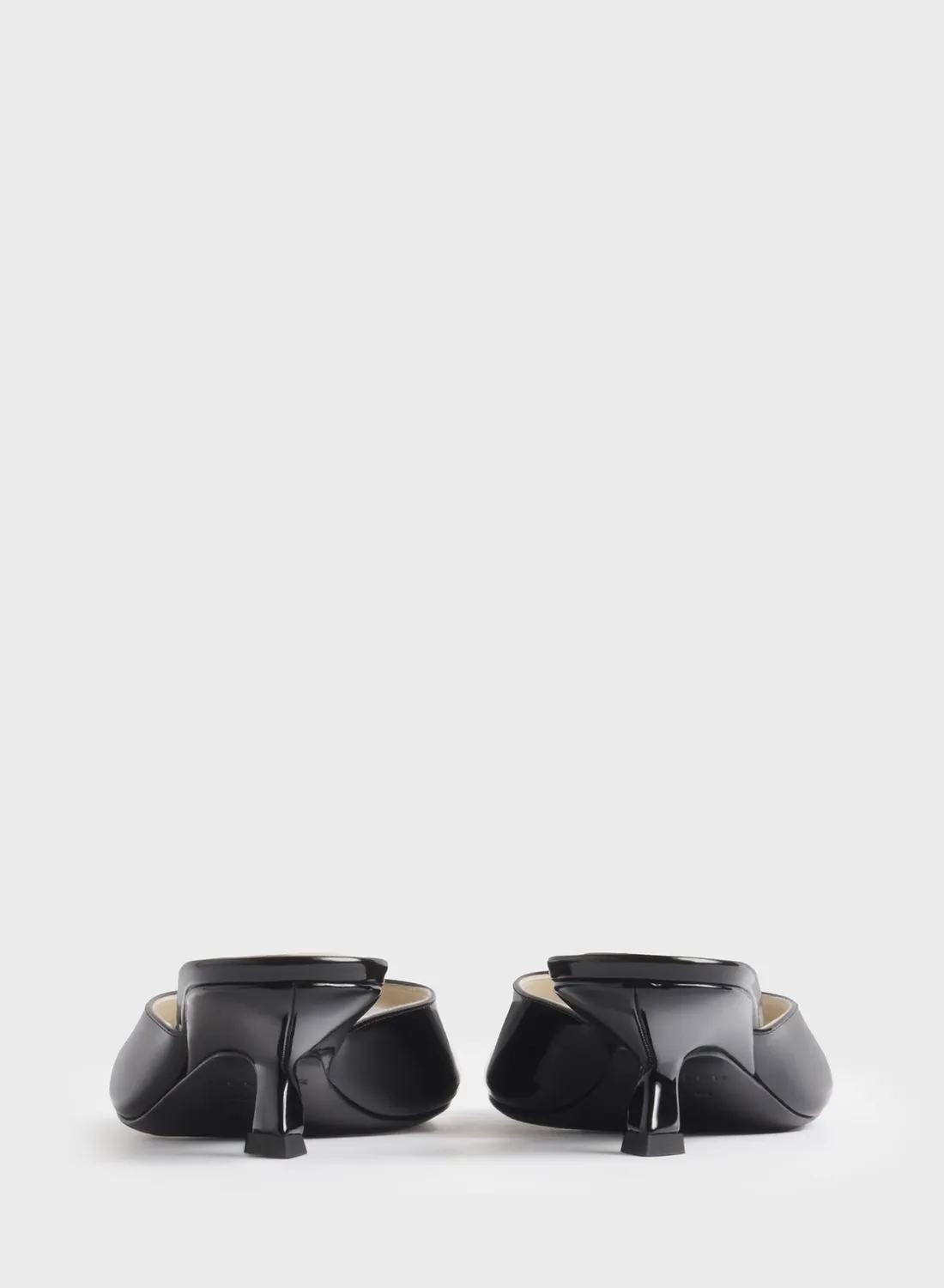 Mugler Mules 45 Peep-Toe Pantoletten Schwarz Lack
