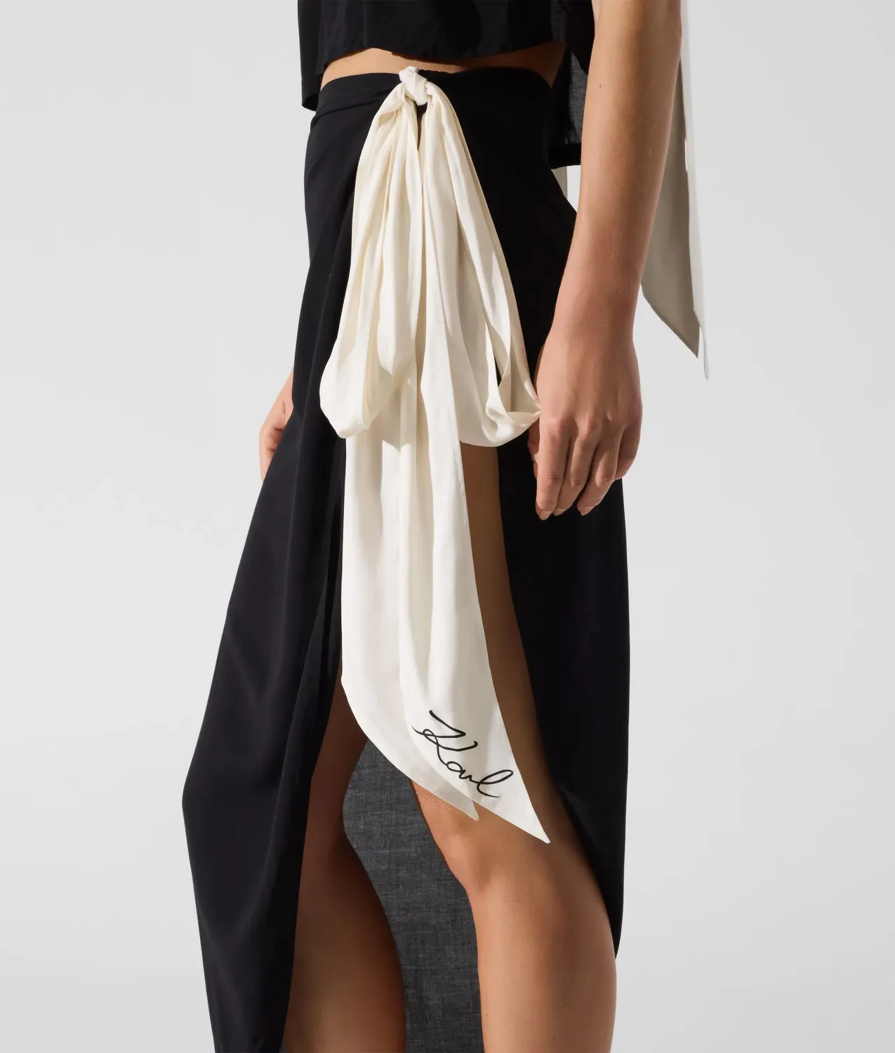 Karl Lagerfeld Signature Bow Pareo asymmetrisch