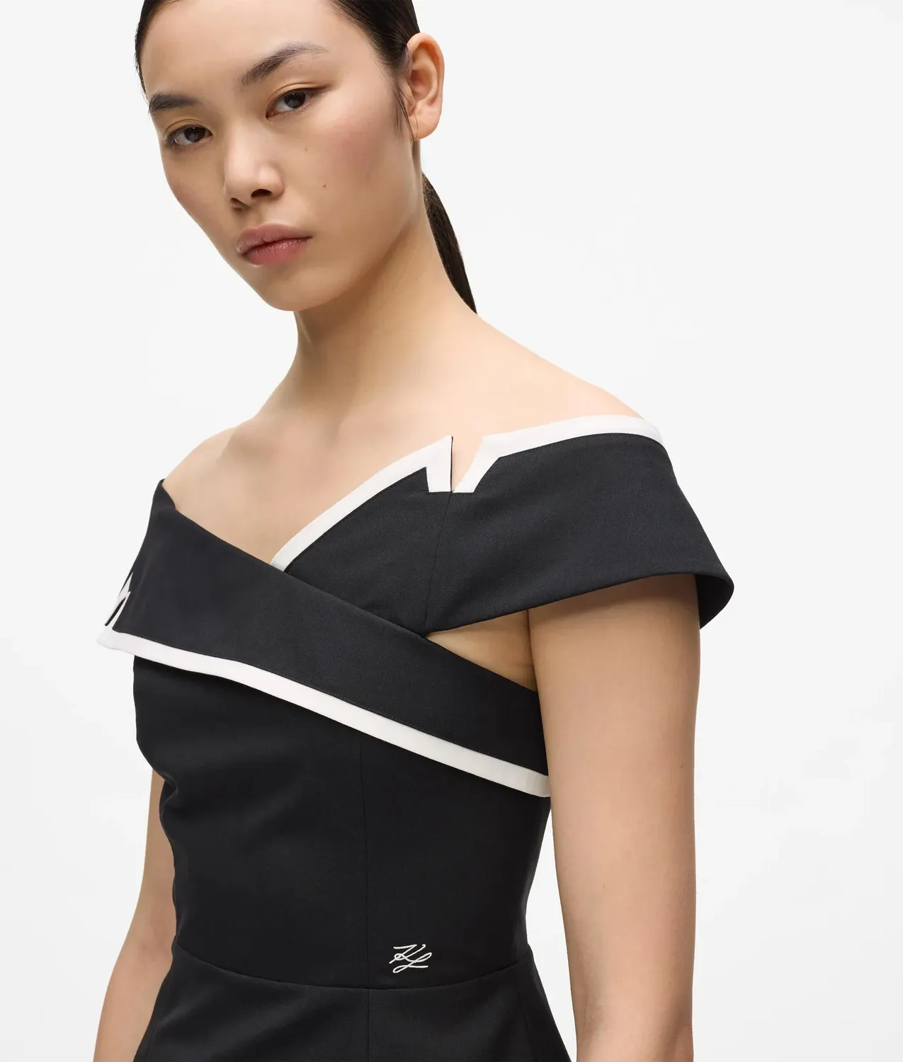 Karl Lagerfeld Tailored Off-Shoulder Top Paspel