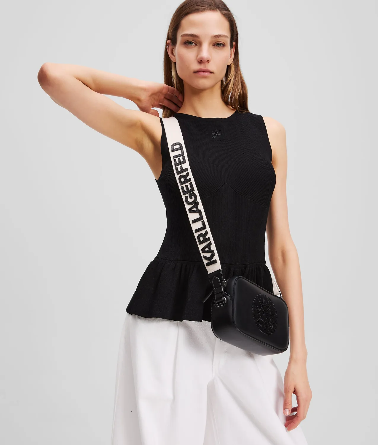 Karl Lagerfeld K/Circle perforated Umhängetasche Leder