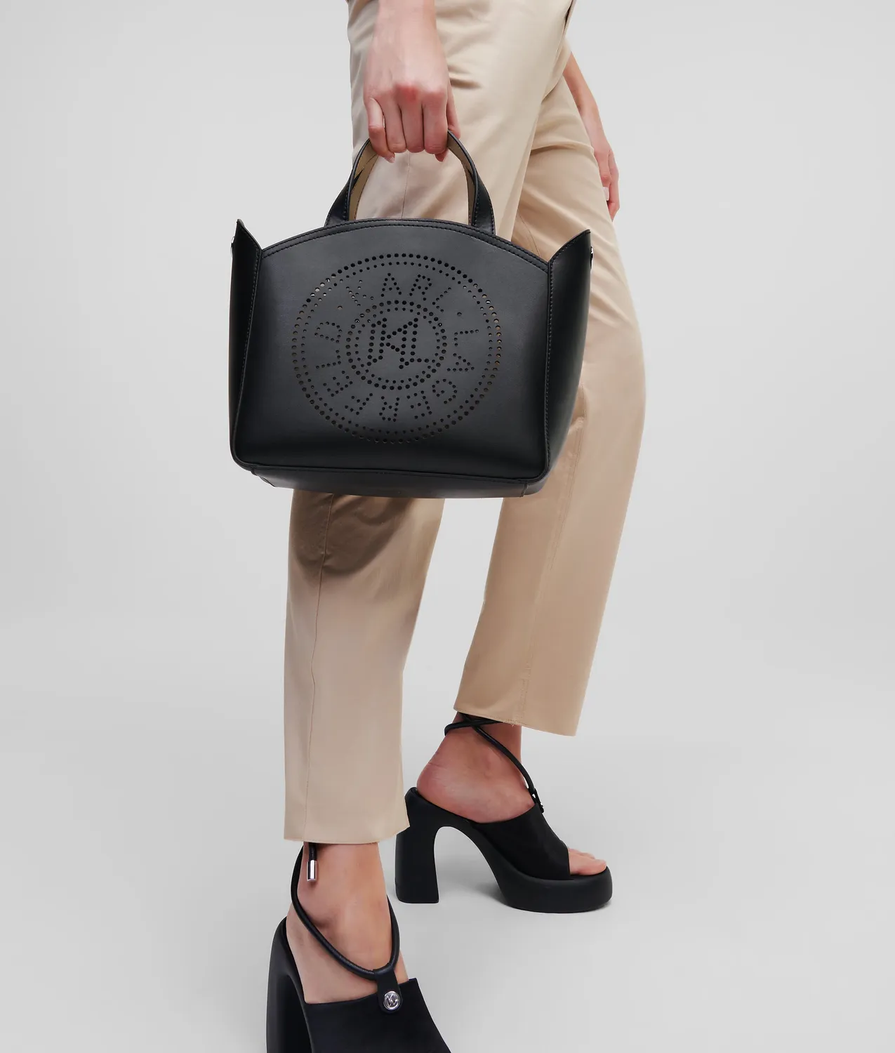 Karl Lagerfeld K/Circle Tote klein Leder gelocht