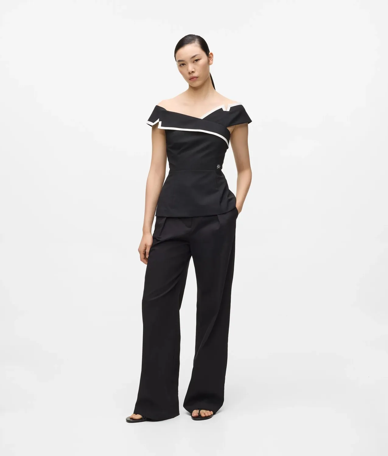 Karl Lagerfeld Tailored Off-Shoulder Top Paspel