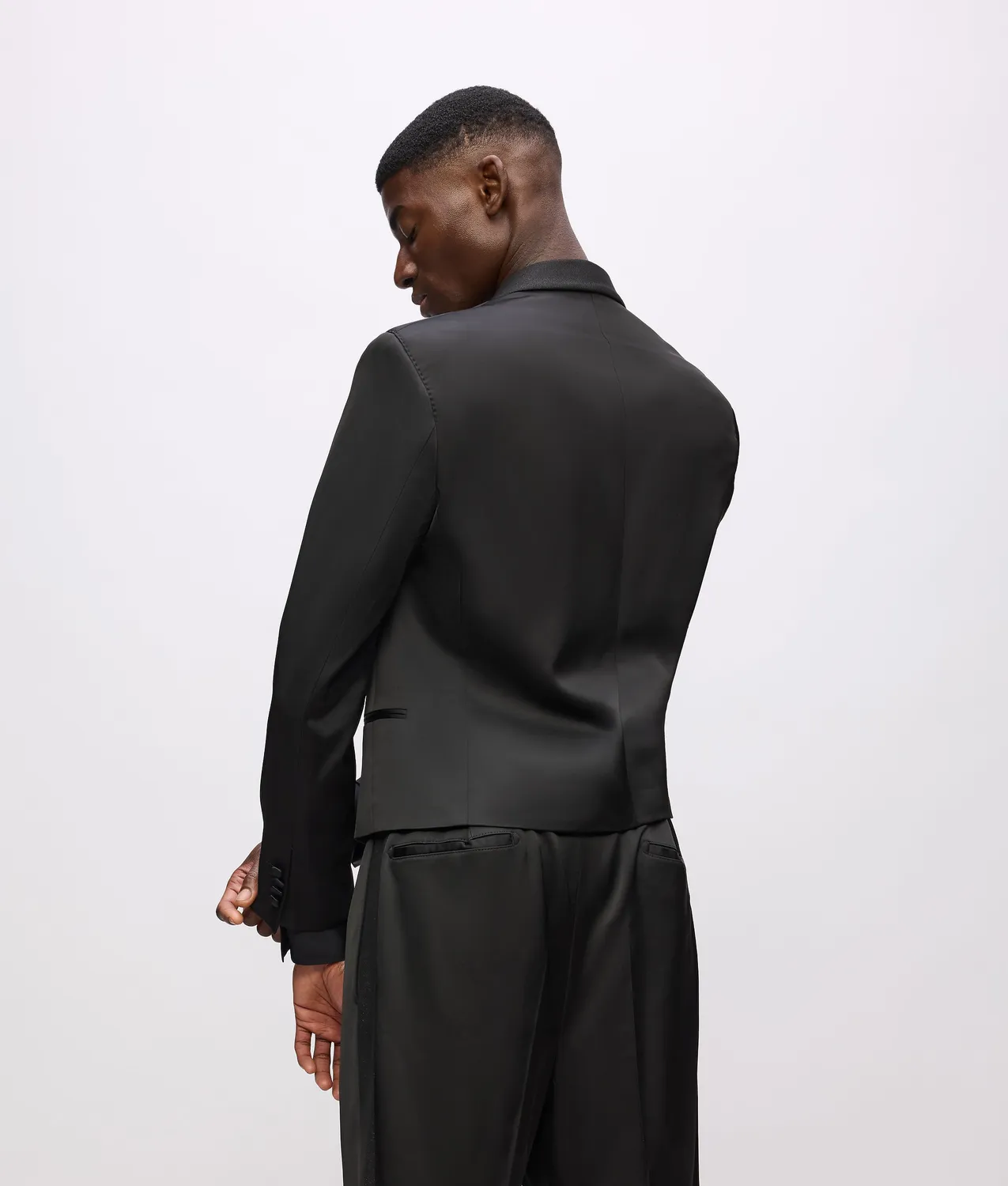 Karl Lagerfeld KL Studio Blazer cropped Satinkragen