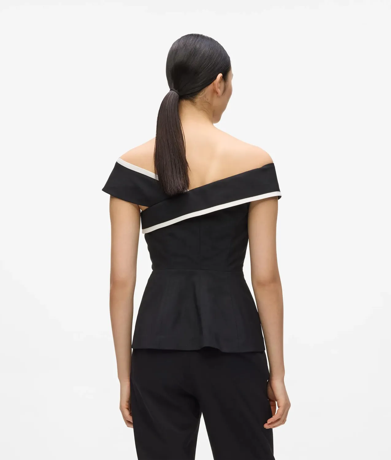 Karl Lagerfeld Tailored Off-Shoulder Top Paspel
