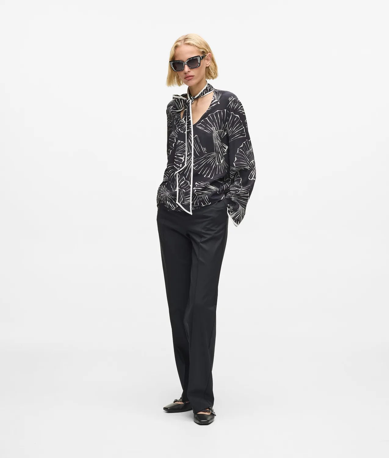 Karl Lagerfeld Fan Print Bluse Schal-Top