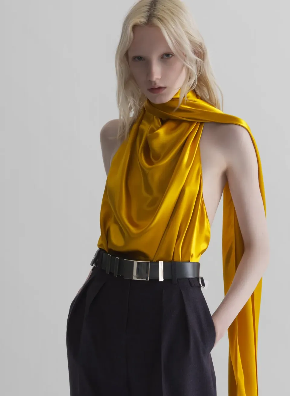 Mugler Backless Scarf Top senf rückenfrei Satin